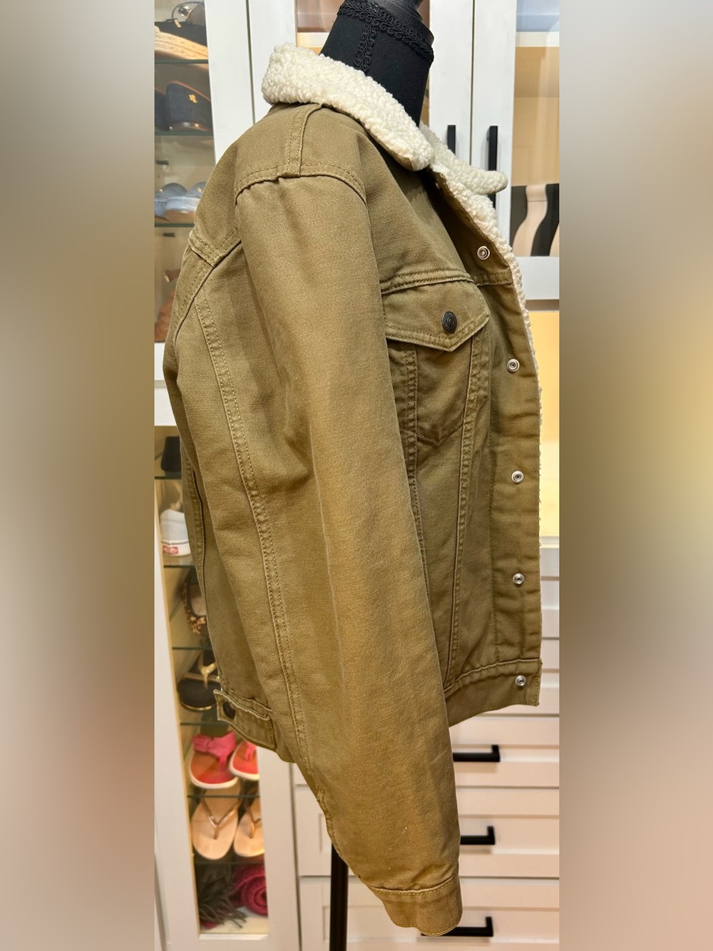 Levi's Type lll Canvas Men's Olive Sherpa-Lined Trucker Jacket - Picture 5 of 7